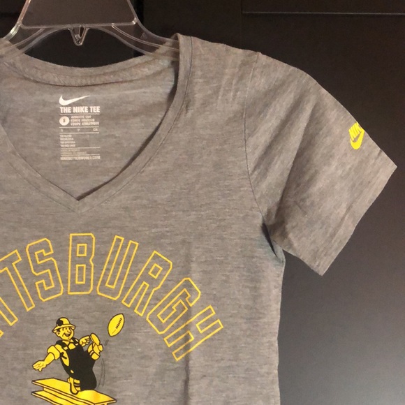 🖤💛 NWOT! Nike Pittsburgh Steelers V-neck size small - Picture 3 of 14